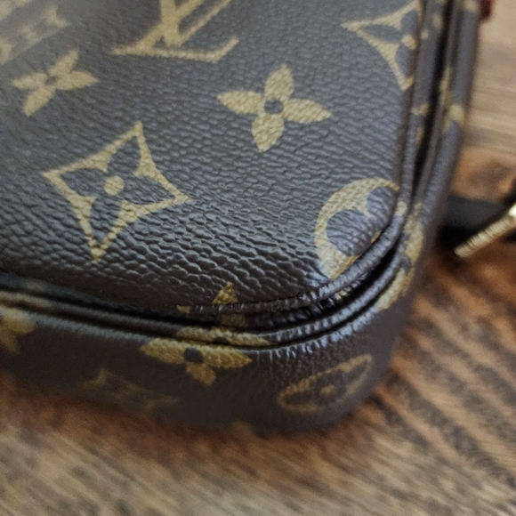 LOUIS VUITTON Monogram Canvas Pochette Metis Bag - Picture 7 of 16